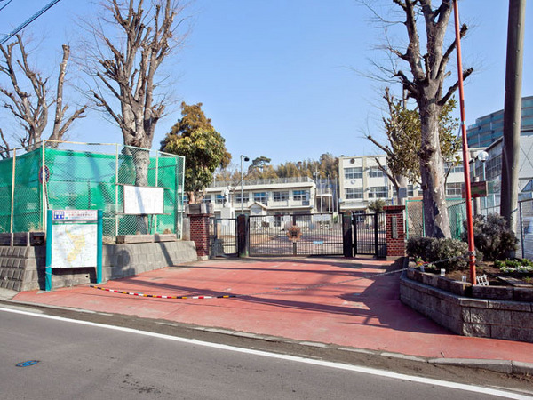 【1号棟】青葉区新築戸建ビルトイン車庫駅歩9分(横浜市立山内小学校)