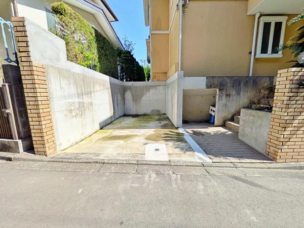 横浜市金沢区釜利谷西４丁目の中古一戸建て