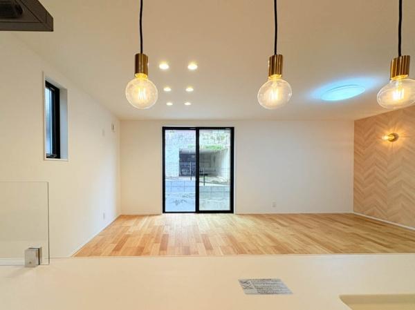 保土ヶ谷区新築戸建南東向きLDK18帖2台駐車可