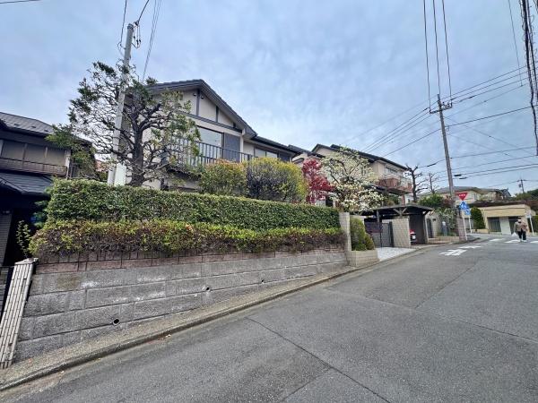 麻生区中古戸建LDK24帖以上カースペース家具付