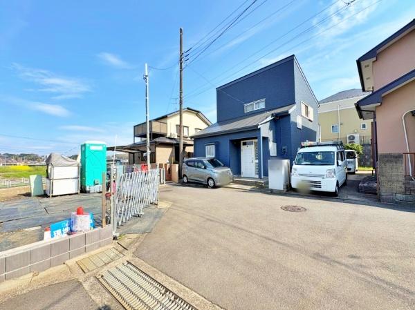 藤沢市新築戸建2台駐車可パントリーウッドデッキ