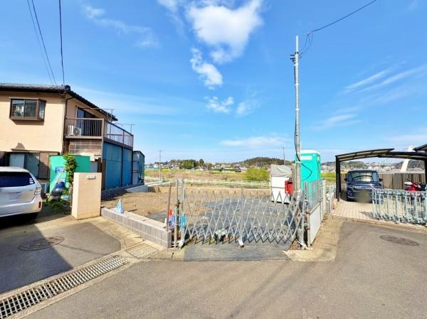 藤沢市新築戸建2台駐車可パントリーウッドデッキ