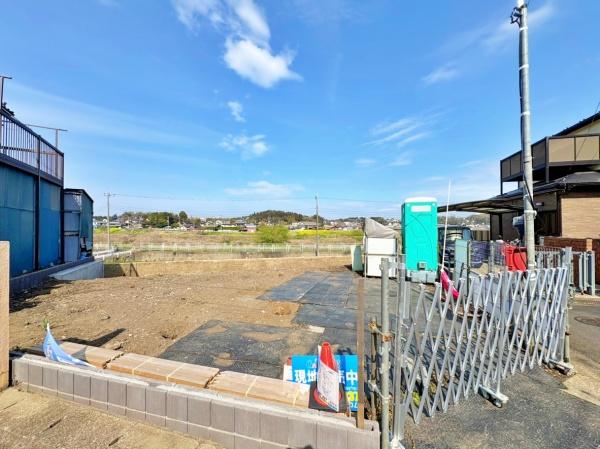 藤沢市新築戸建2台駐車可パントリーウッドデッキ