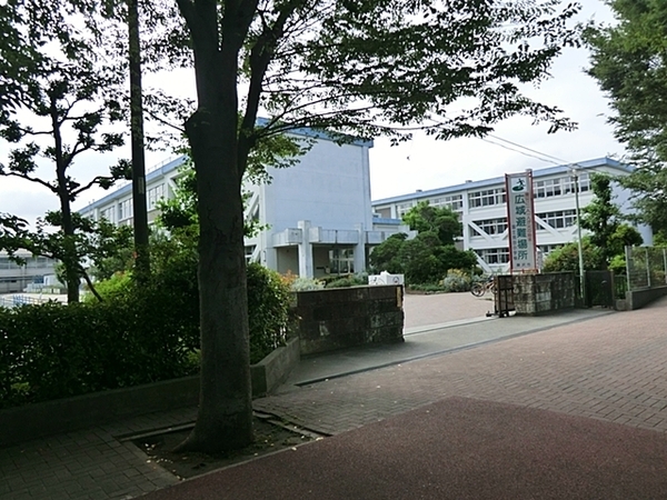 藤沢市高倉の中古一戸建て(藤沢市立富士見台小学校)