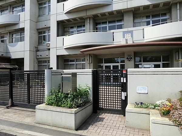 川崎市新築戸建ビルトイン車庫駅歩4分(川崎市立殿町小学校)