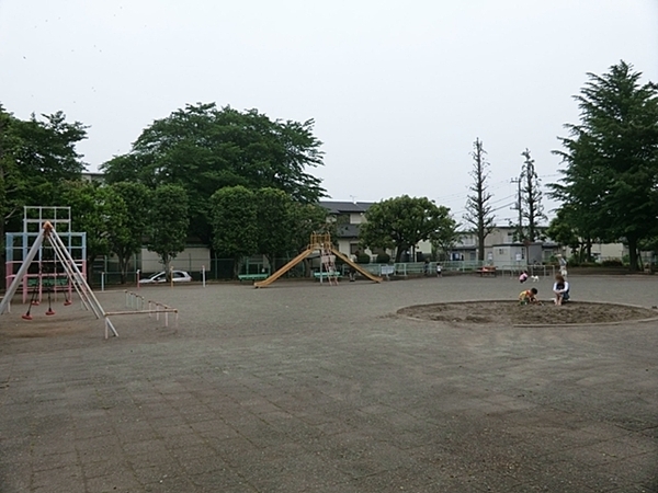 中央区新築戸建カースペース2台北西角地小屋裏収納(里見公園)