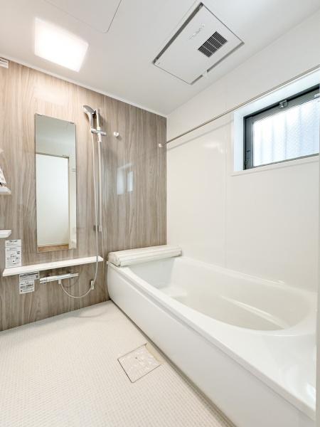 中央区新築戸建カースペース2台北西角地小屋裏収納