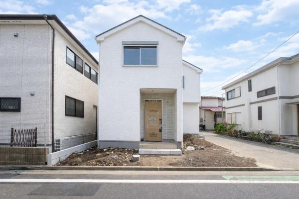 中央区新築戸建カースペース2台北西角地小屋裏収納