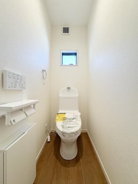 中央区新築戸建カースペース2台北西角地小屋裏収納