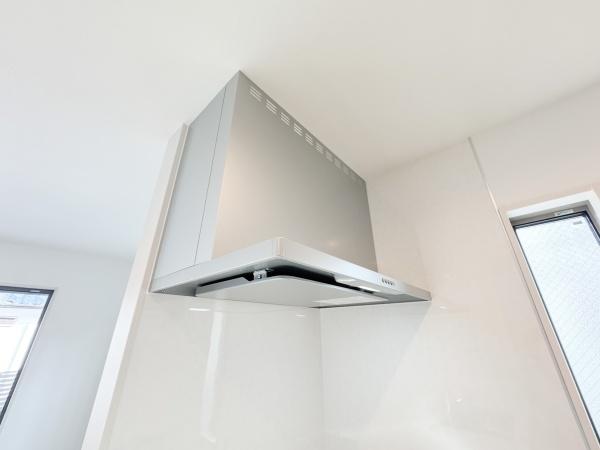 中央区新築戸建カースペース2台北西角地小屋裏収納