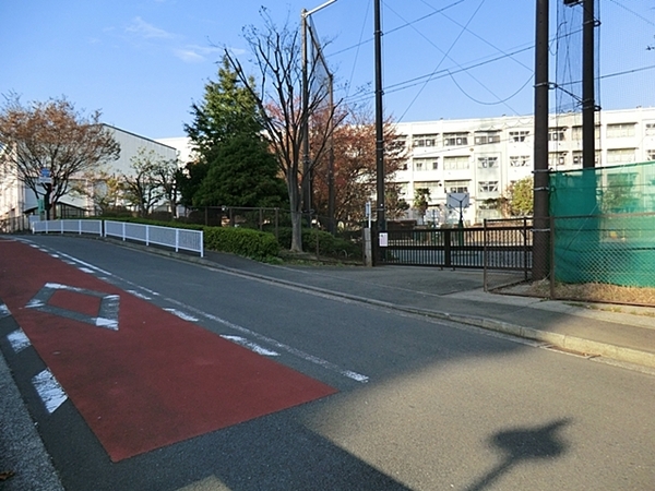 【8号棟】都筑区新築戸建パントリーリネン庫(横浜市立山田小学校)