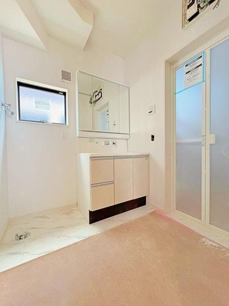 【8号棟】都筑区新築戸建パントリーリネン庫
