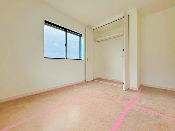 【8号棟】都筑区新築戸建パントリーリネン庫