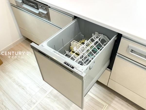 【7号棟】都筑区新築戸建パントリーリネン庫