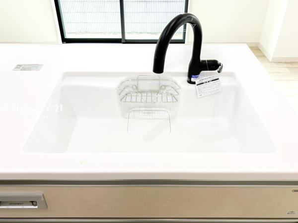 【7号棟】都筑区新築戸建パントリーリネン庫