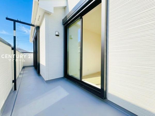 【7号棟】都筑区新築戸建パントリーリネン庫