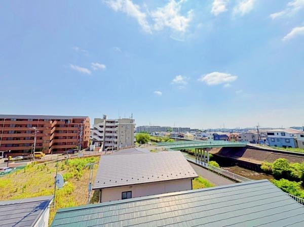 港北区新築戸建ビルトイン車庫スカイバルコニー