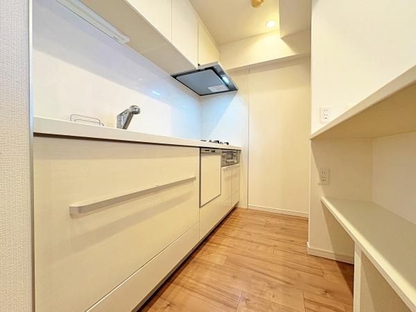 ダイアパレス生麦第３【角部屋駅歩5分】