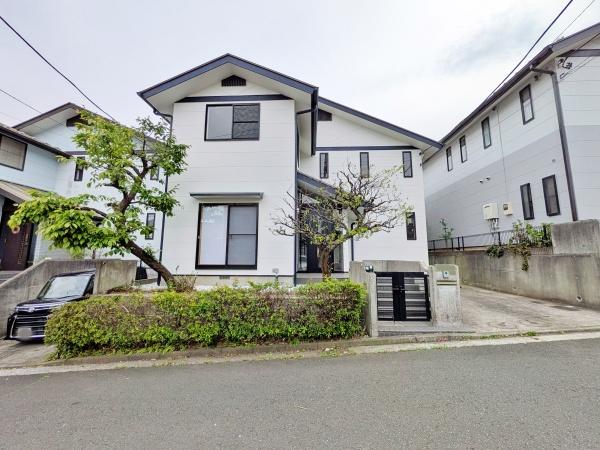 青葉区中古戸建駅歩7分吹抜けカースペース