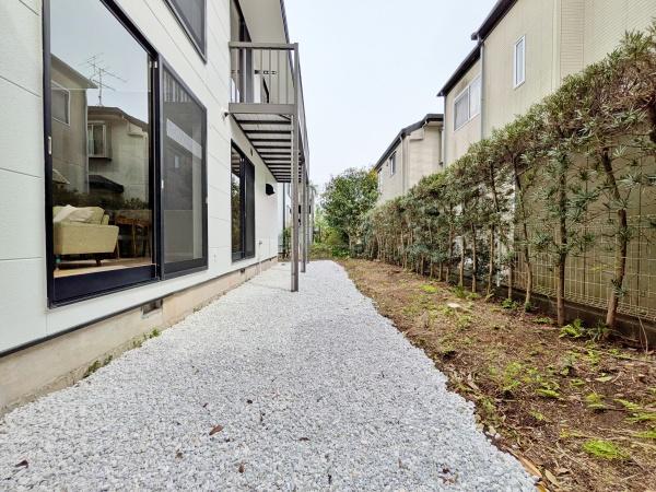 青葉区中古戸建駅歩7分吹抜けカースペース