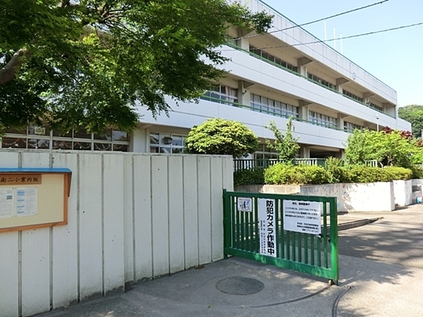 エステスクエア成瀬弐番館【角住戸WICパントリー】(町田市立南第二小学校)