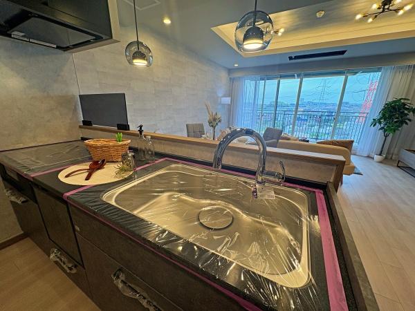 エステスクエア成瀬弐番館【角住戸WICパントリー】