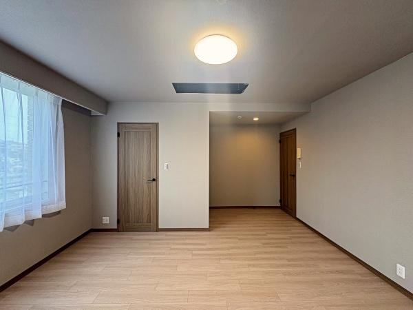 エステスクエア成瀬弐番館【角住戸WICパントリー】