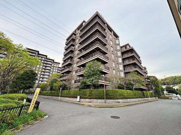 エステスクエア成瀬弐番館【角住戸WICパントリー】