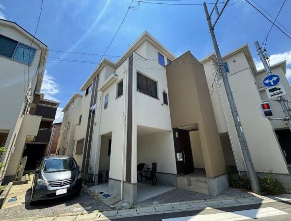 川崎市中古戸建ビルトイン車庫2面バルコニー