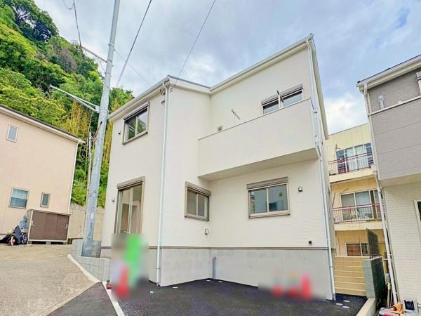【2号棟】横須賀市新築戸建2台駐車可納戸