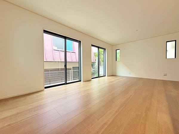 【1号棟】川崎市新築戸建ビルトイン車庫