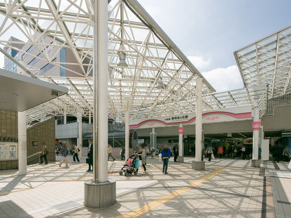新ゆりグリーンタウン楠街区４号棟【南面バルコニー】(小田急線「新百合ヶ丘」駅)