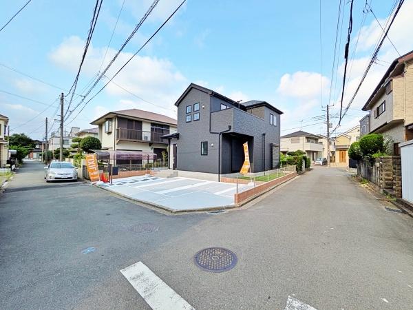 瀬谷区新築戸建カースペース並列3台南西角地