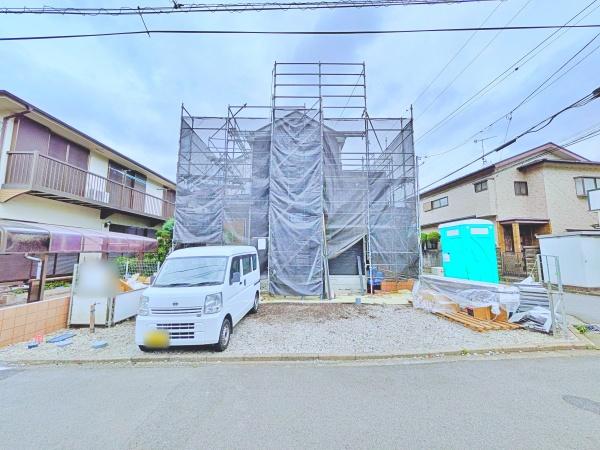 瀬谷区新築戸建カースペース並列3台南西角地