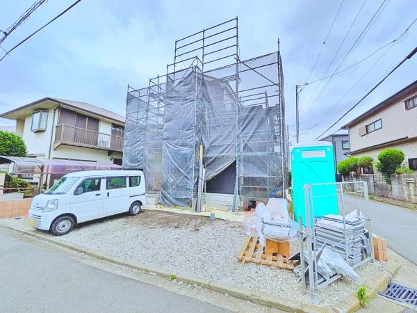 瀬谷区新築戸建カースペース並列3台南西角地