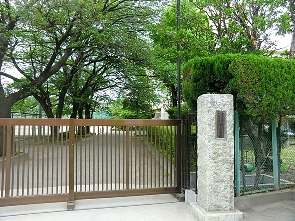 町田市金森３丁目の中古一戸建て(町田市立南中学校)