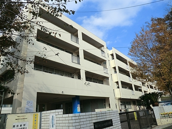 川崎市宮前区犬蔵２丁目の中古一戸建て(横浜市立美しが丘東小学校)