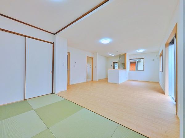 瀬谷区中古戸建ウッドデッキLDK17帖超カースペース