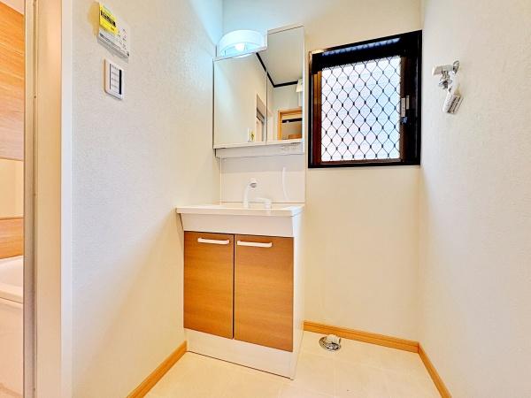 青葉区中古戸建駅歩13分リノベカースペース