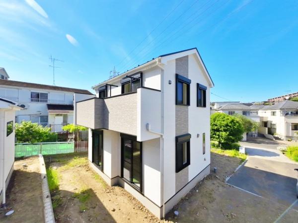 【1号棟】金沢区新築戸建3台駐車可パントリー