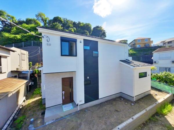 【2号棟】金沢区新築戸建4台駐車可パントリー