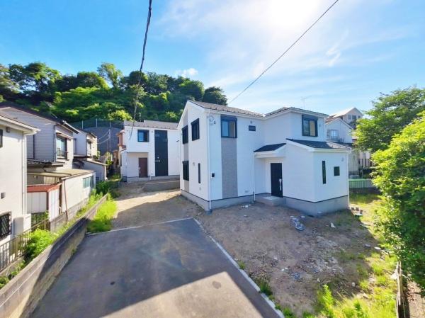 【2号棟】金沢区新築戸建4台駐車可パントリー