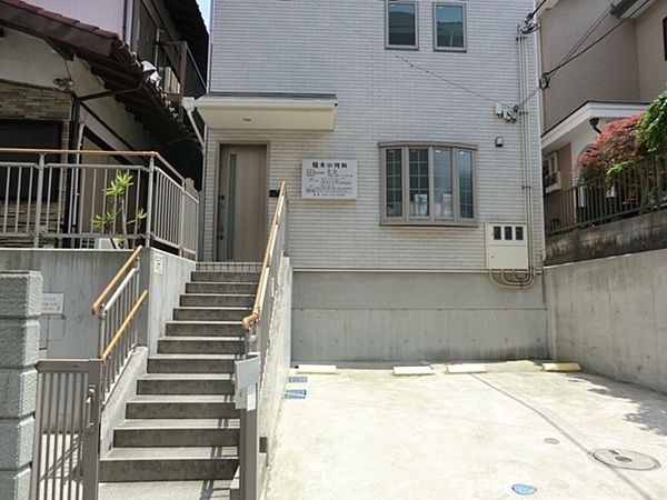 【2号棟】保土ケ谷区新築戸建WICビルトイン車庫(冠木小児科)