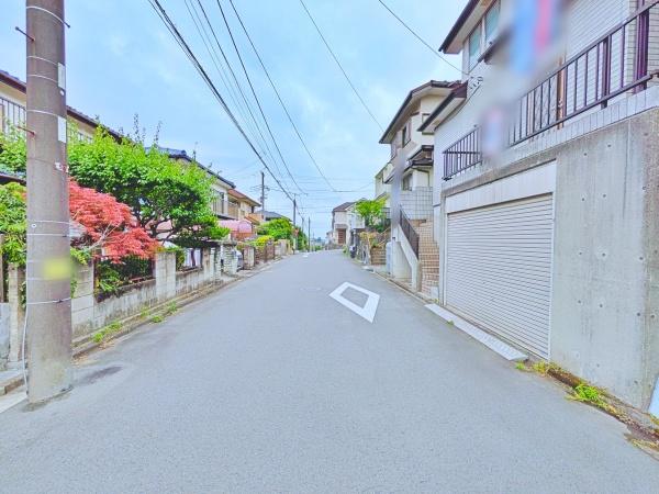 旭区中古戸建納戸南面バルコニー地下車庫