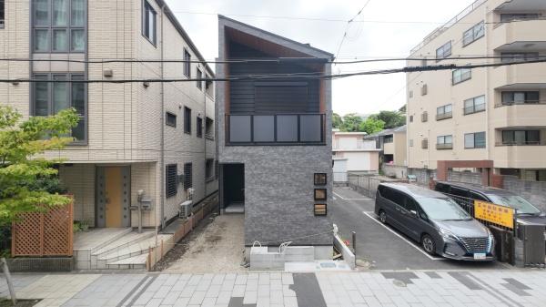 神奈川区新築戸建ルーバル床暖房LDK18帖駅歩1分