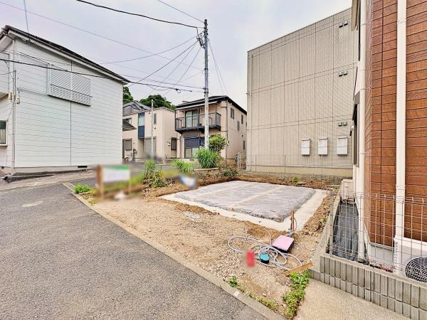 南区新築戸建角地省エネ基準適合住宅カースペース