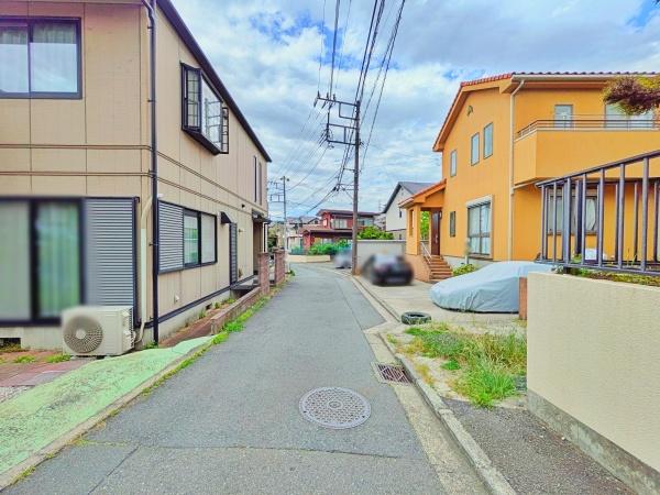 栄区新築戸建カースペース3台以上平屋敷地面積95坪超