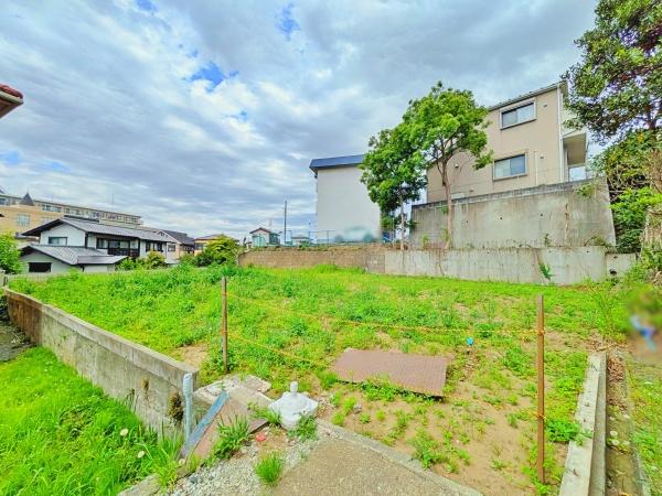 栄区新築戸建カースペース3台以上平屋敷地面積95坪超