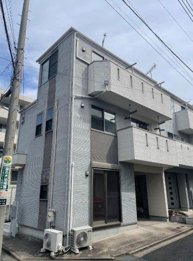 港南区中古戸建ビルトイン車庫南面バルコニー