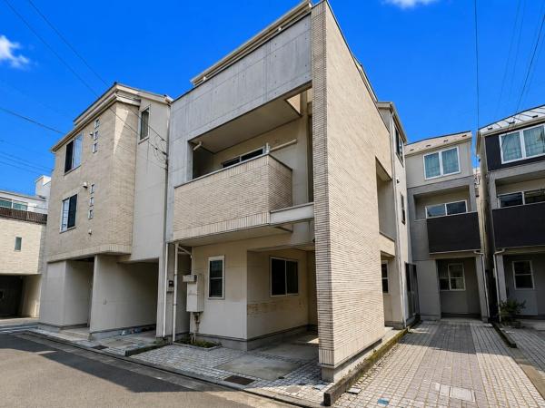 港北区中古戸建ビルトイン車庫納戸